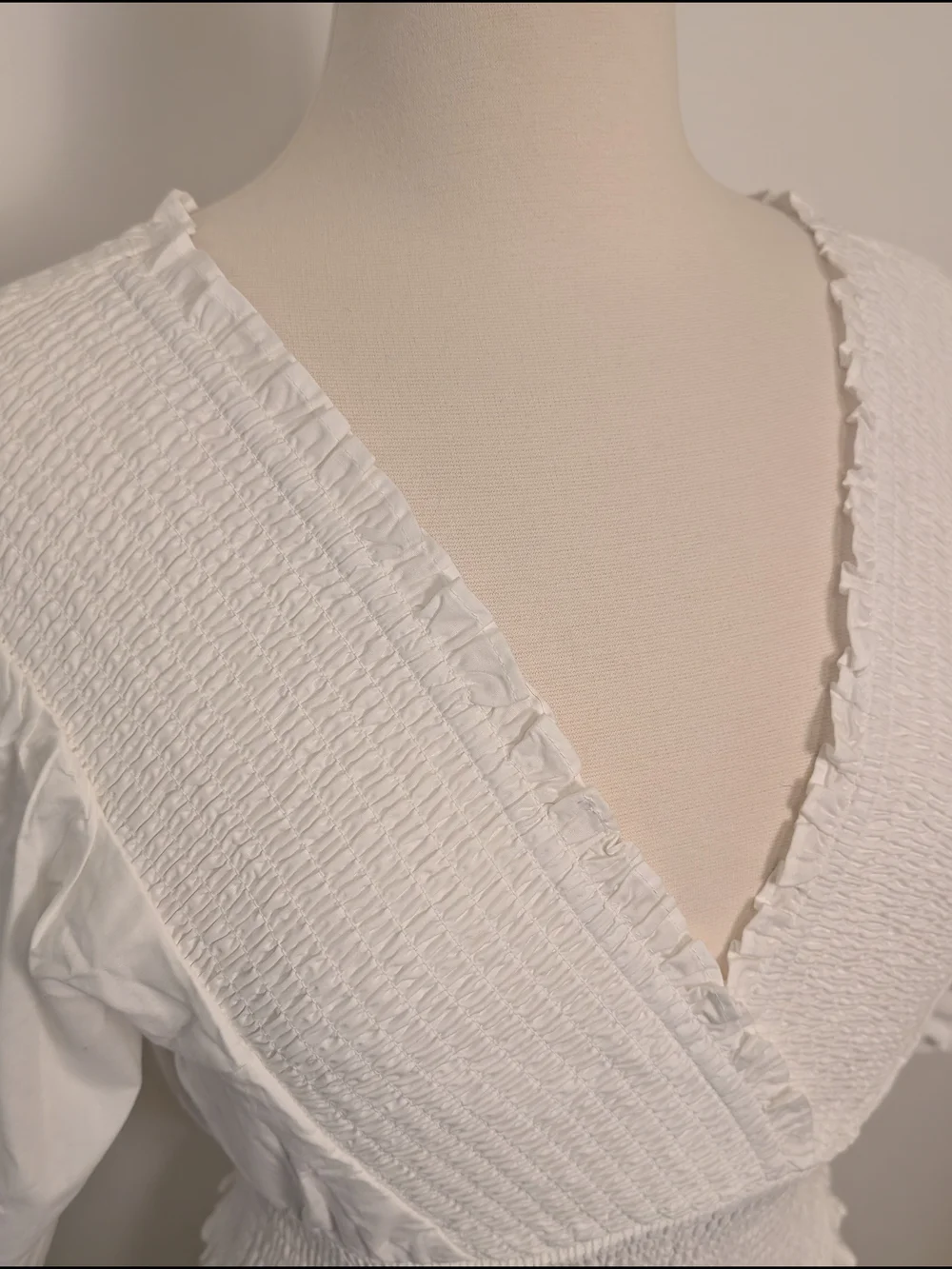 Abercrombie And Fitch White Smocked Wrap-Front Puff Sleeve Top Women's Size Smal